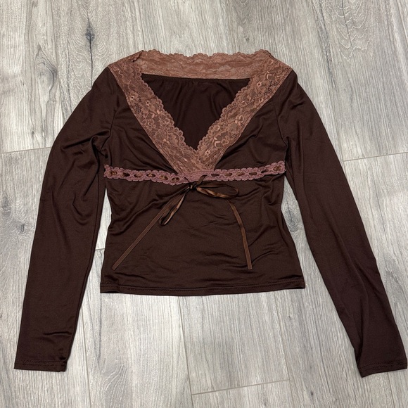 Vintage Tops - Vintage Y2K Elegant Babydoll Top with Lace and Bow